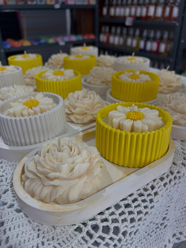 DeLishAroma Blossom Luxe – Daisy Jar & Rose Soy Wax Candle Set | Handmade  (Royal Blue, Jasmine)